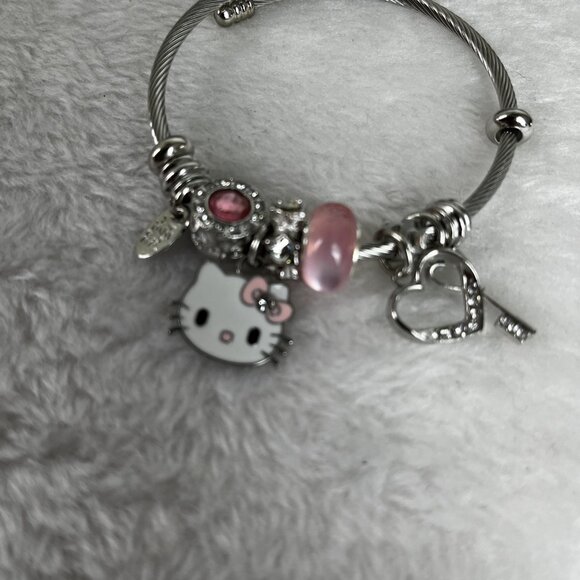 455 Pink Hello Kitty Bracelet cute - Picture 2 of 4